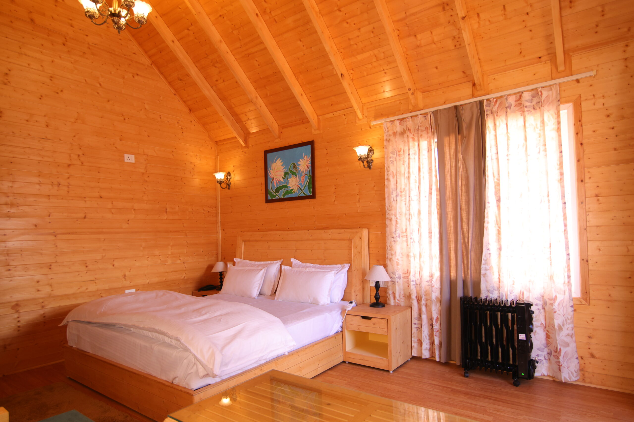 couple friendly hotels in auli