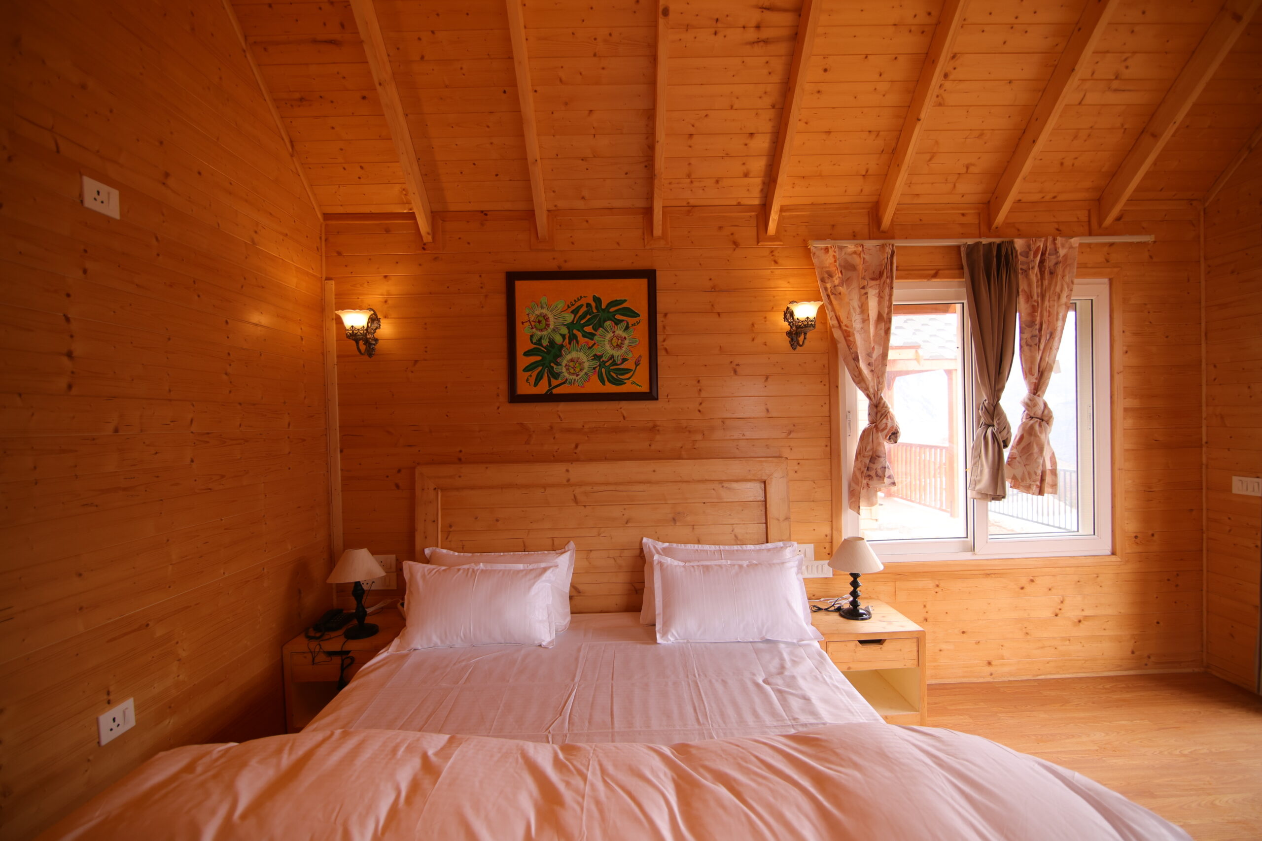 resort in auli for honeymoon